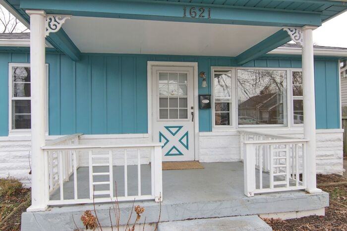 1621 N Livingston Ave - Photo 2 of 22