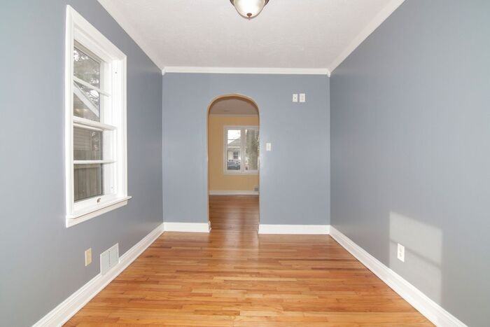 1621 N Livingston Ave - Photo 6 of 22