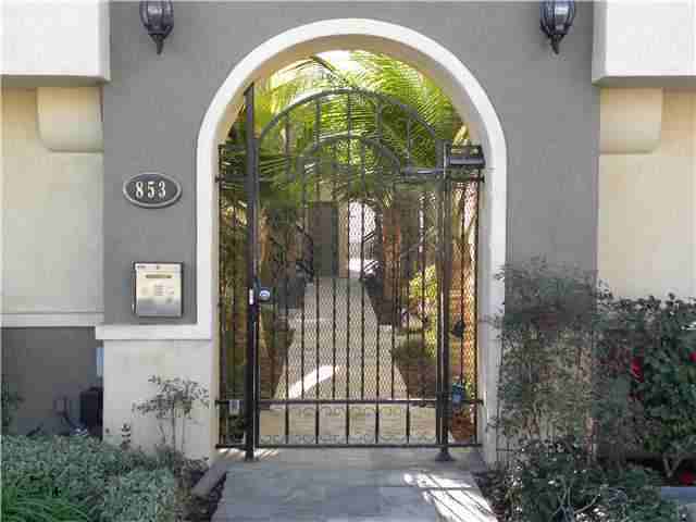 853 Thomas Ave #2 - Photo 3 of 8