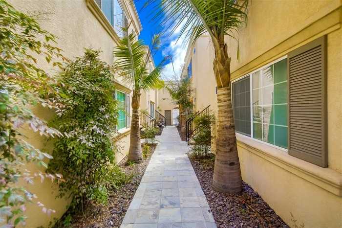 853 Thomas Ave #2 - Photo 4 of 8