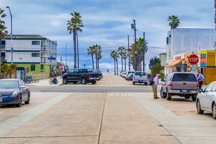 853 Thomas Ave #2 - Photo 5 of 8