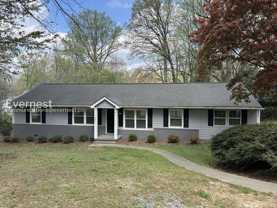 1345 Twin Oaks Cir Se - Photo 1 of 1