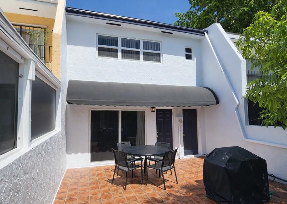 8915 Sw 96th Ave #8915 - Photo 2 of 7