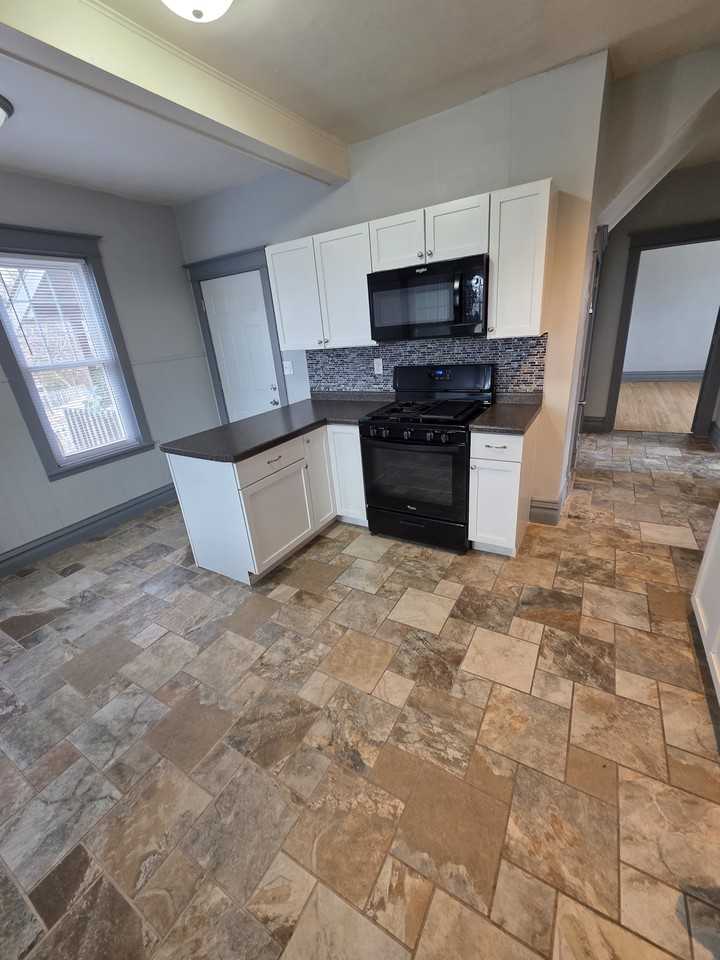 2314 W 5th St #1 - Photo 2 of 16