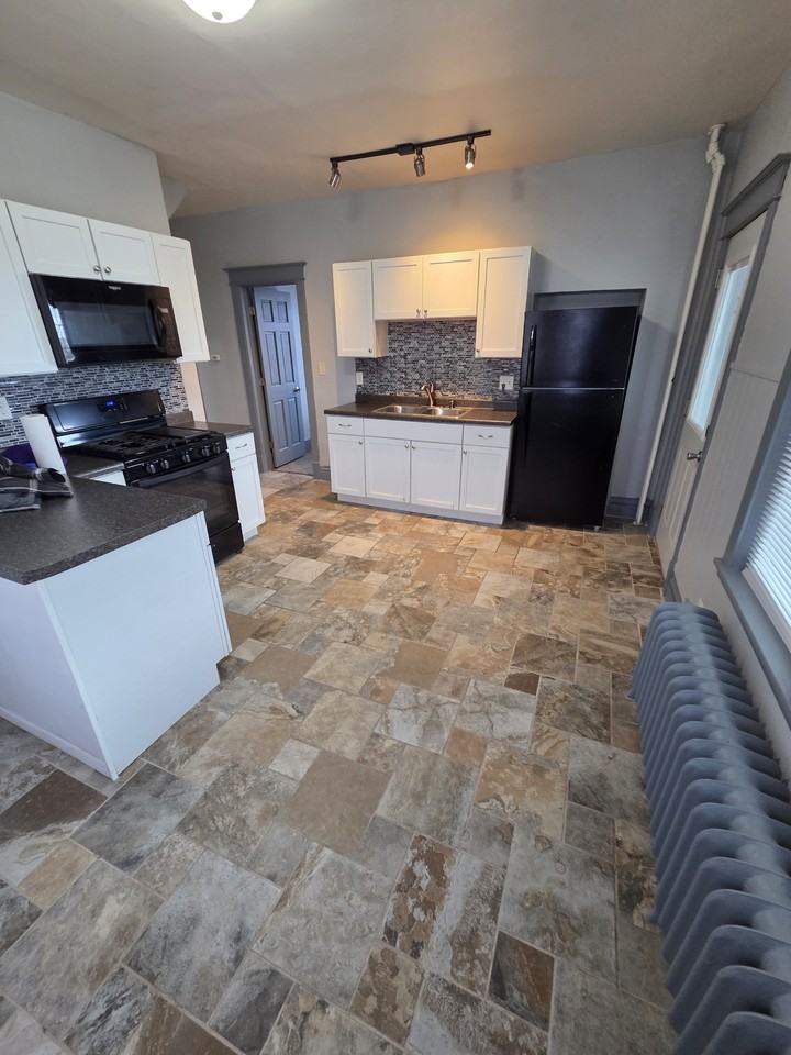 2314 W 5th St #1 - Photo 5 of 16