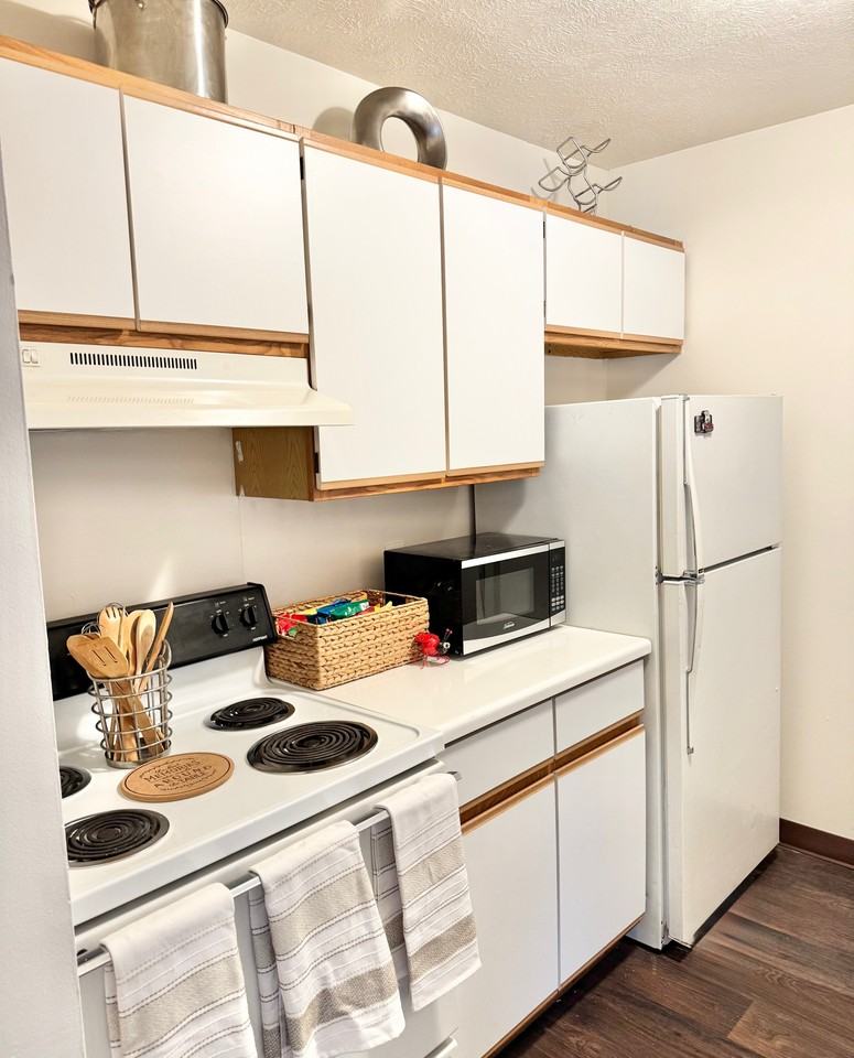 100 Raleigh Ct #325 - Photo 6 of 7