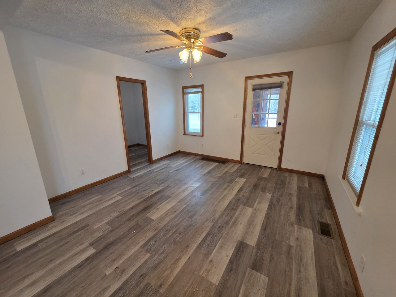 304 Ione St #NA - Photo 4 of 8