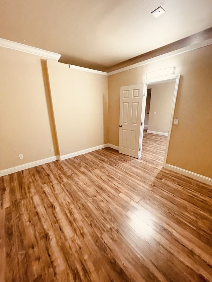 974 Pinewood Ave #NA - Photo 3 of 19