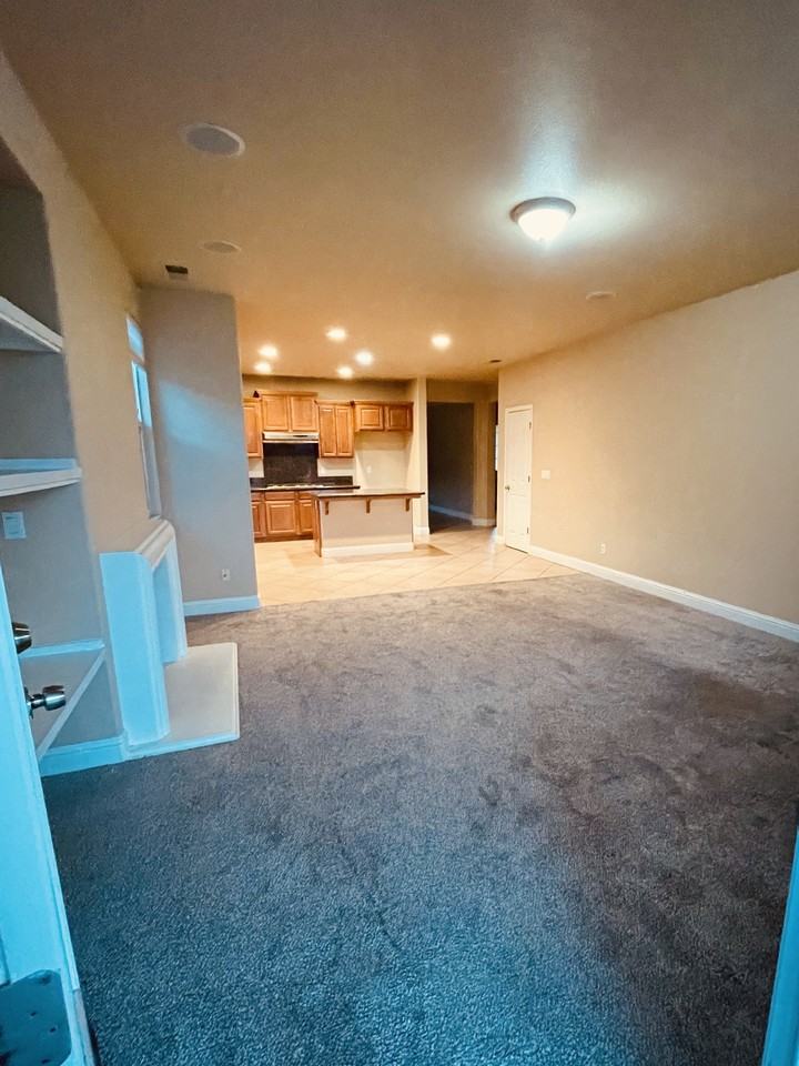 974 Pinewood Ave #NA - Photo 6 of 19