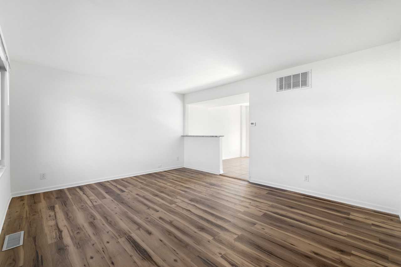 Jamestown Ln #112 - Photo 6 of 23