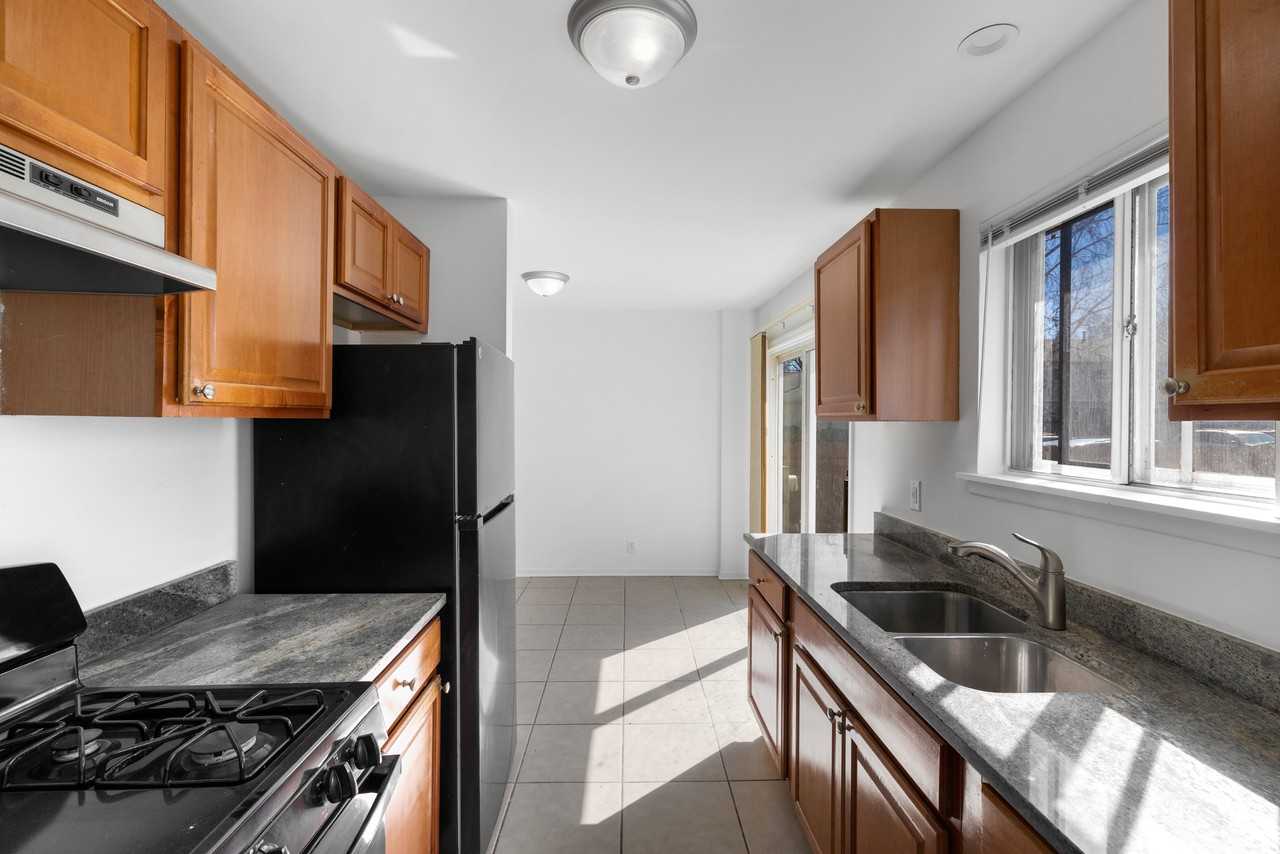 Jamestown Ln #112 - Photo 7 of 23