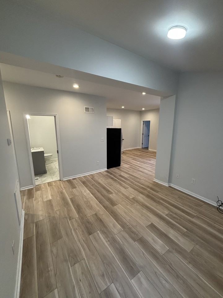 304 Holmes Rd #A - Photo 2 of 11