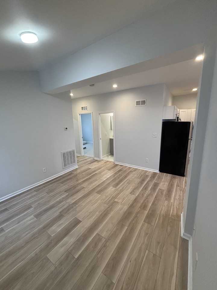 304 Holmes Rd #A - Photo 5 of 11