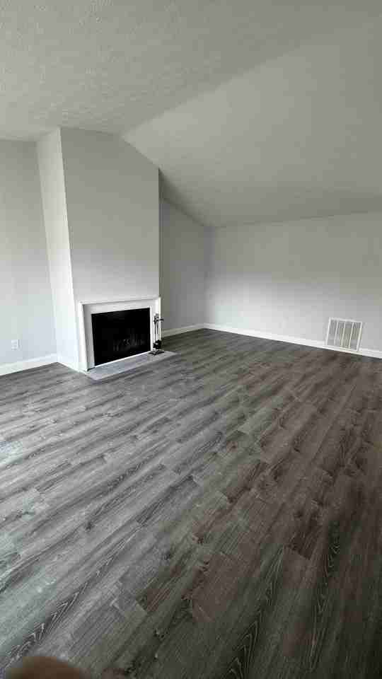 400 Sherwood Green Ct - Photo 5 of 9