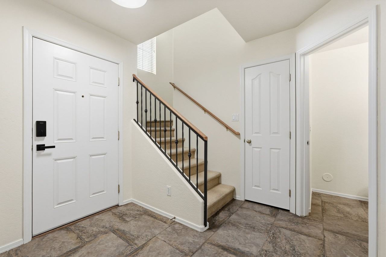 109 W Commerce Ct #NA - Photo 4 of 36