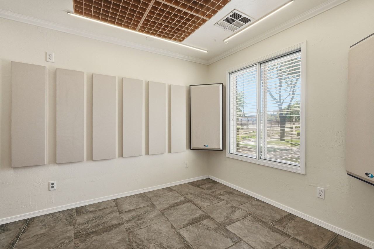 109 W Commerce Ct #NA - Photo 5 of 36