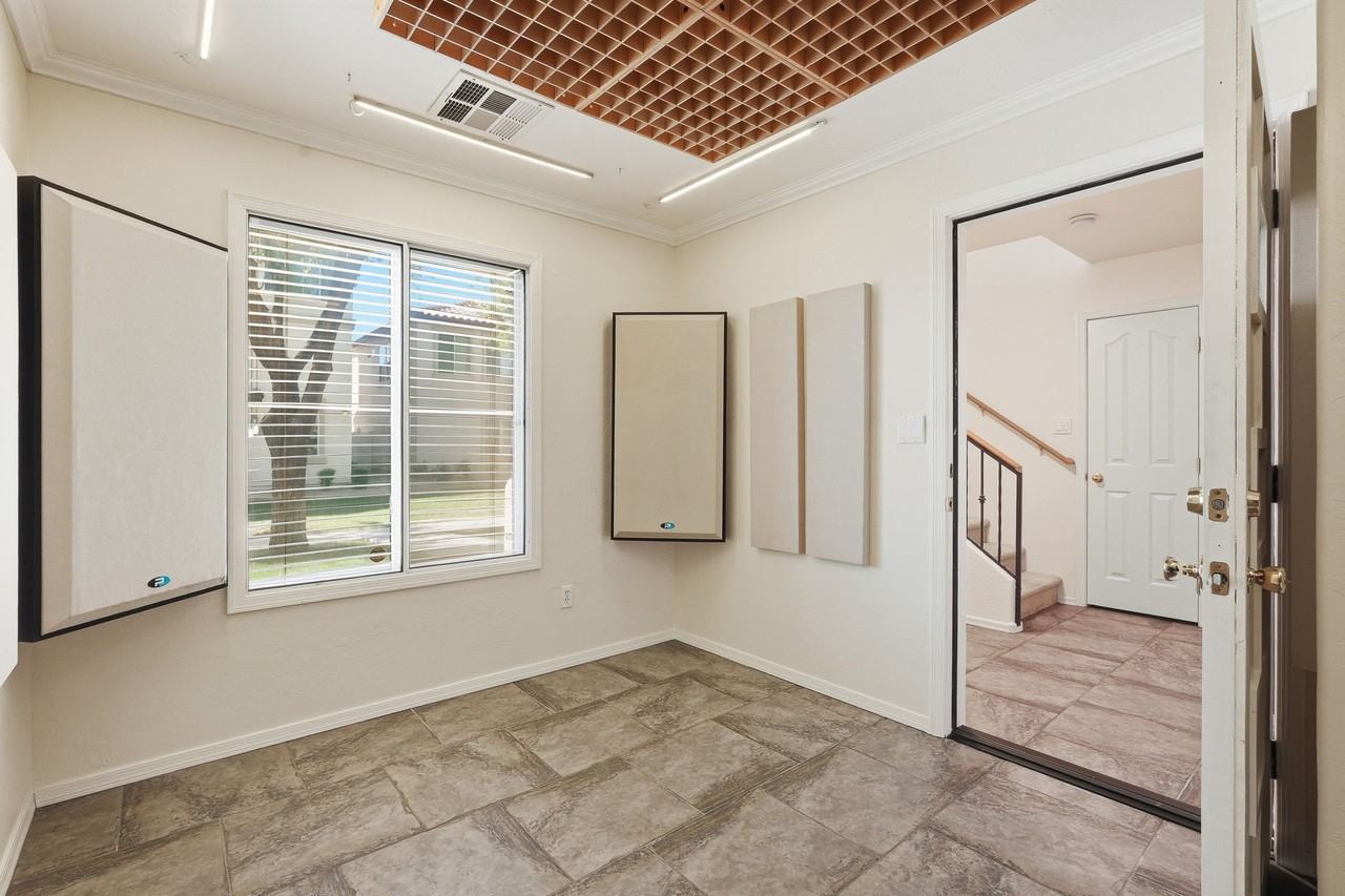 109 W Commerce Ct #NA - Photo 7 of 36