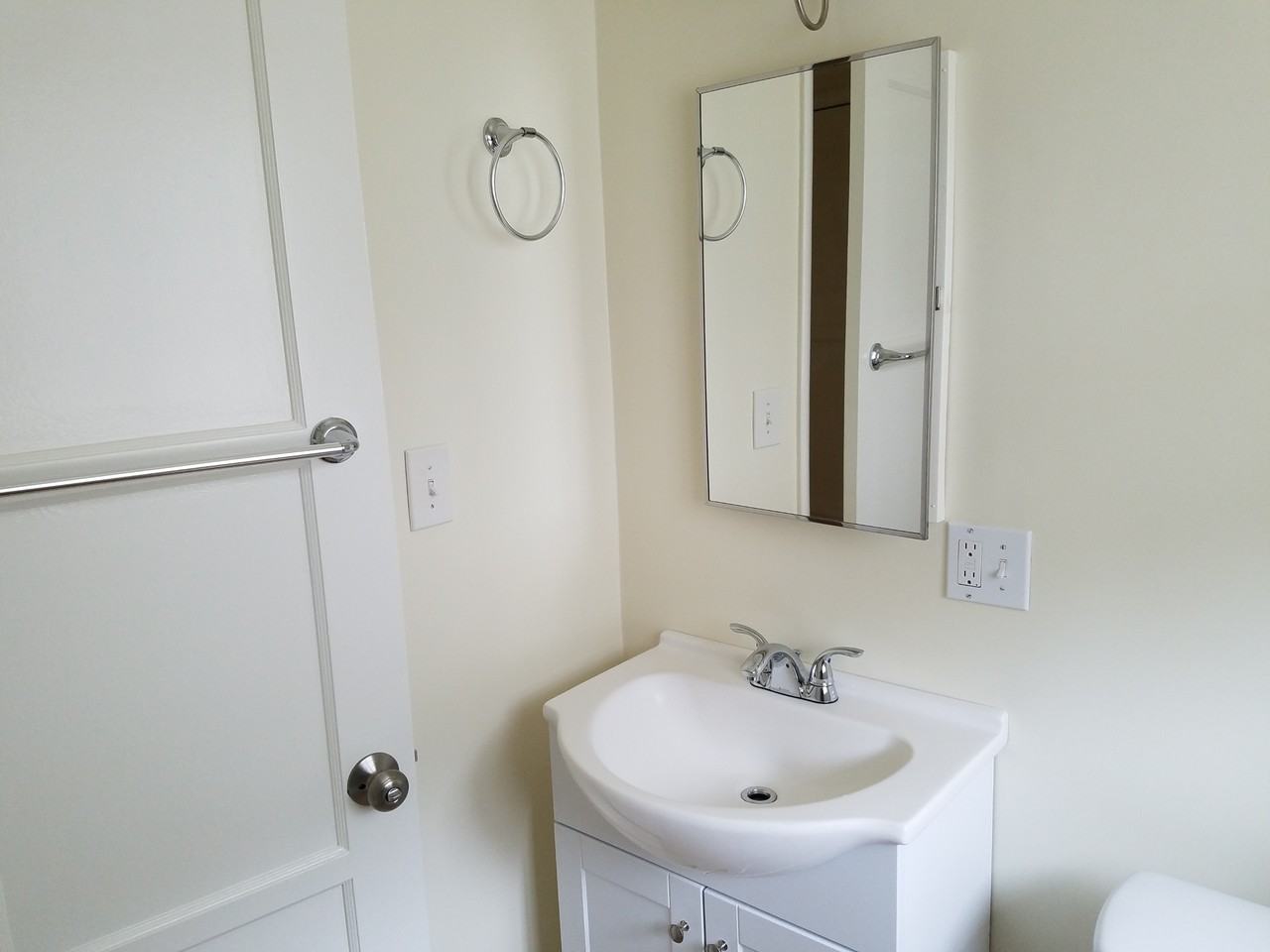 1520 Marine Ave - Photo 5 of 13