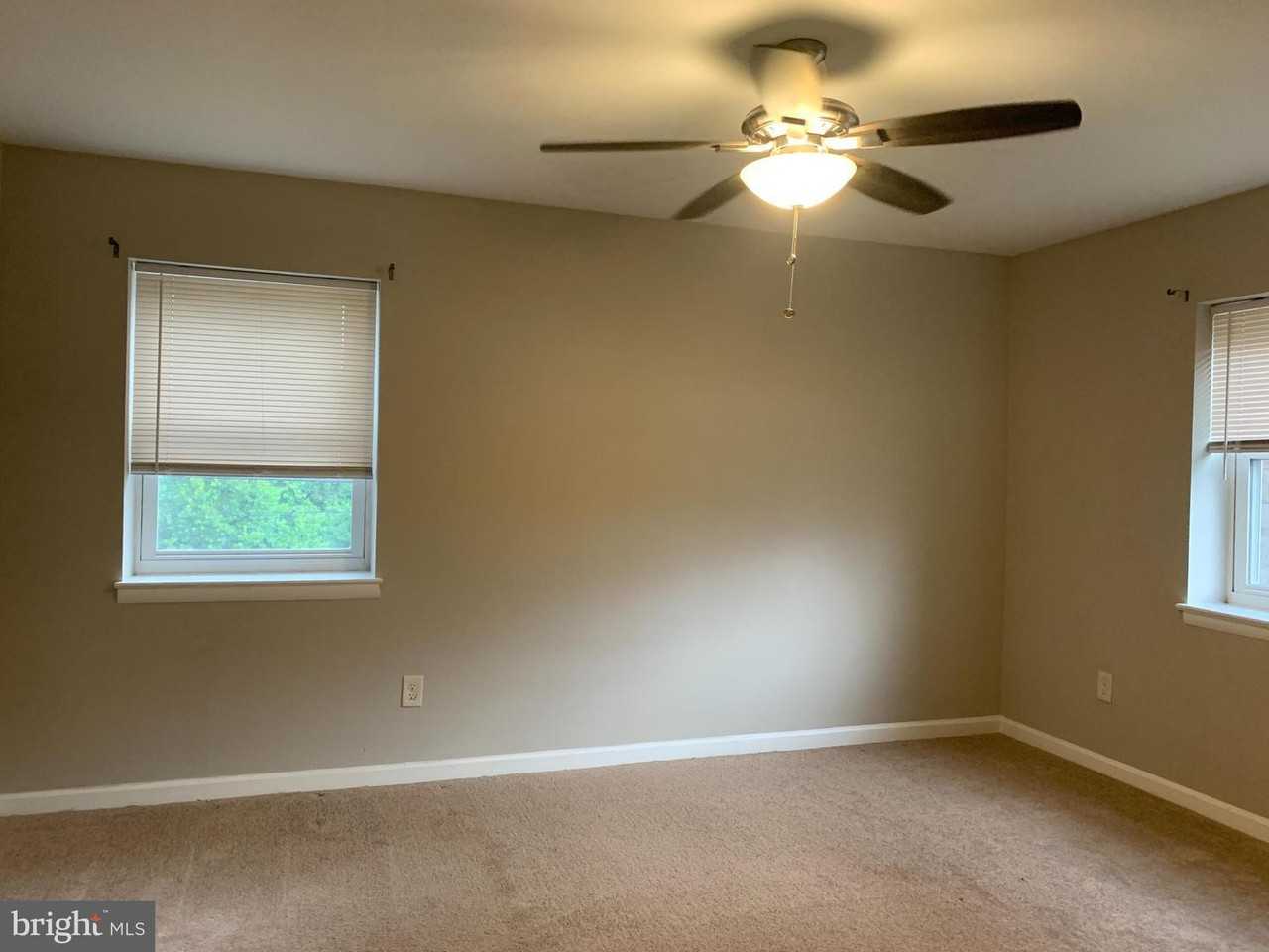 311 E 4th St #6 - Photo 6 of 7