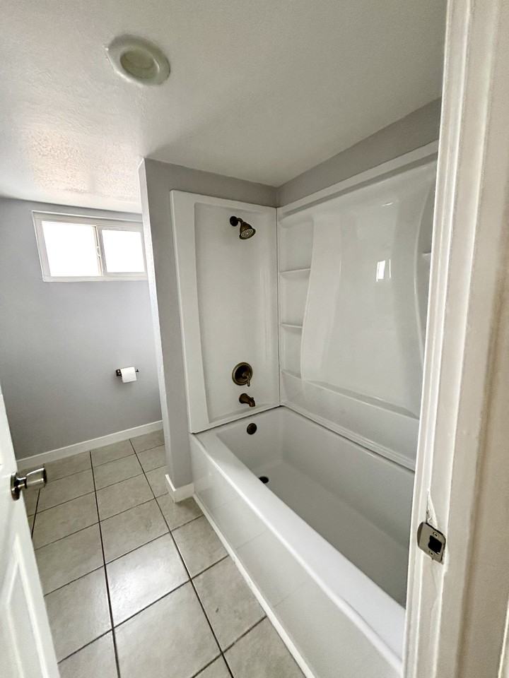 3213 Joann Way #D - Photo 6 of 12