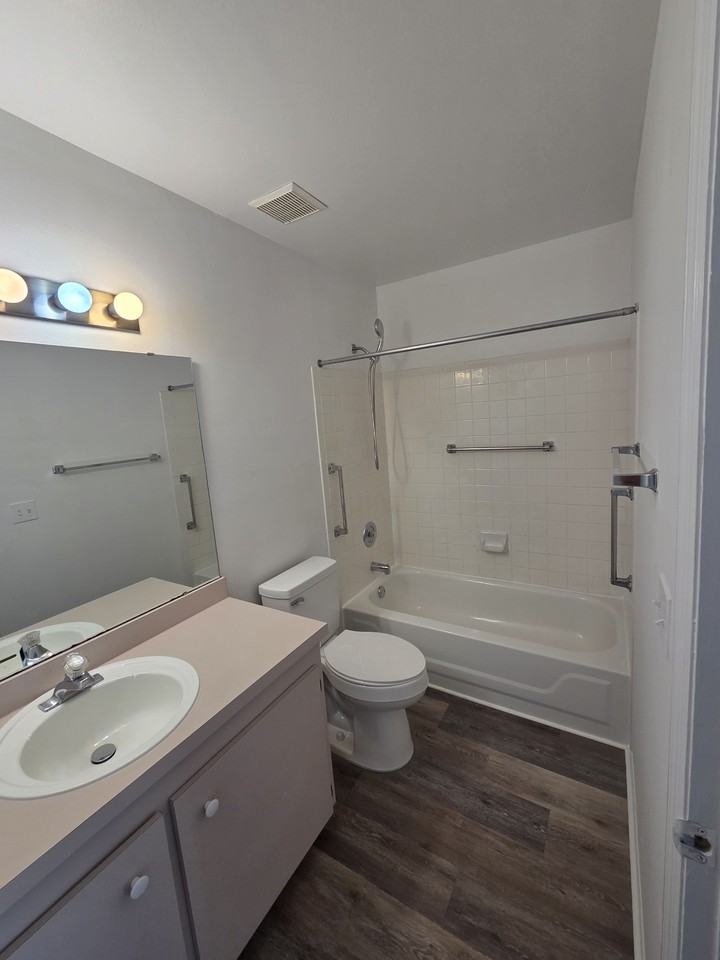 1632 Tudor Ln #1632 - Photo 5 of 14