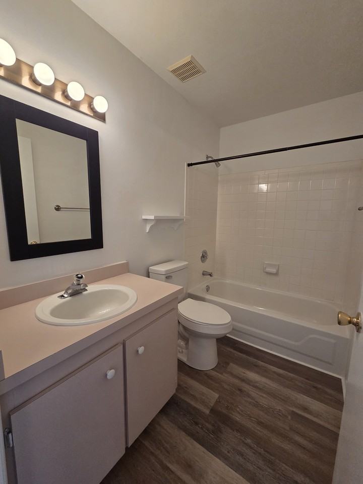 1632 Tudor Ln #1632 - Photo 7 of 14