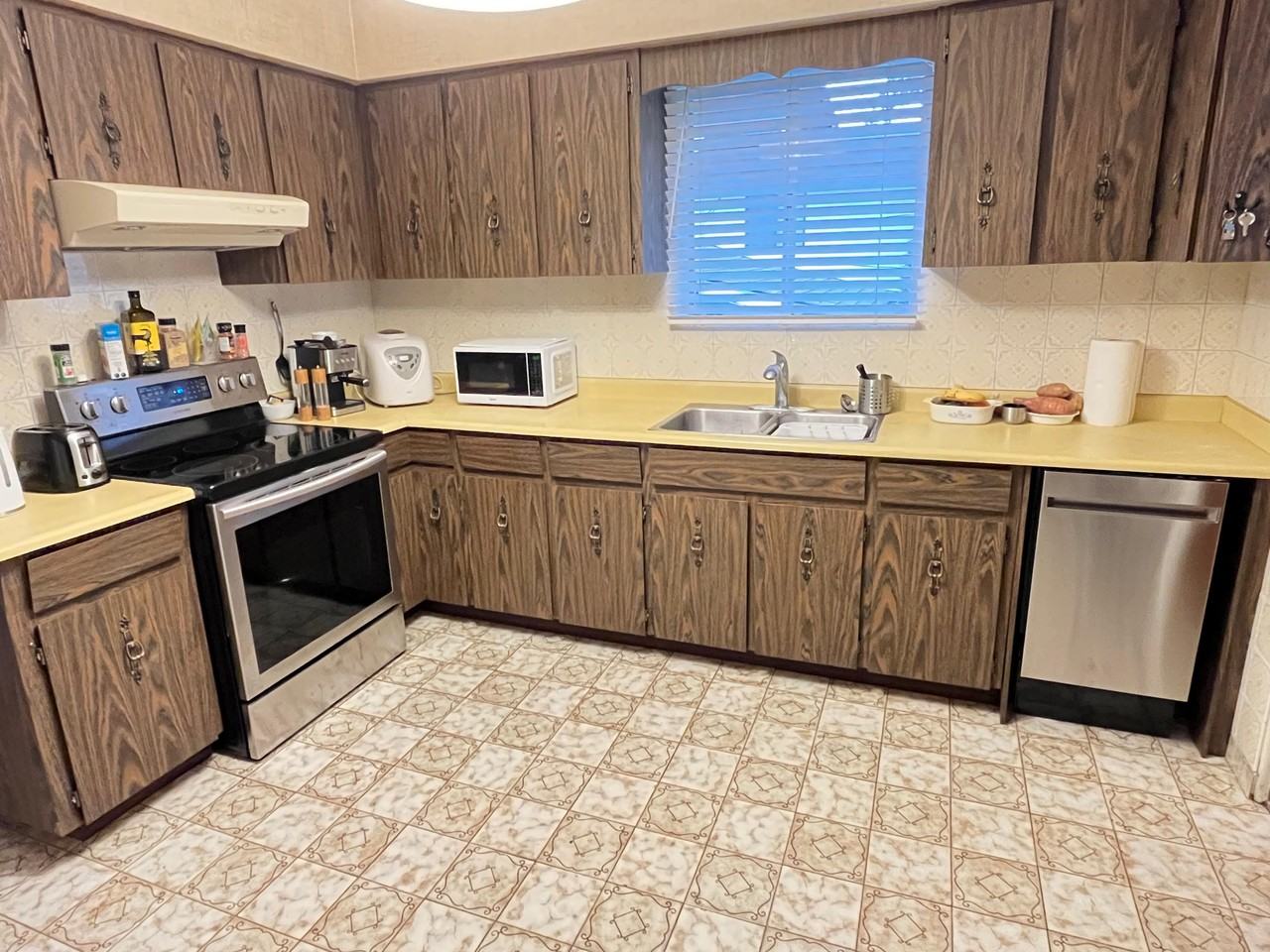 2819 East 10th Avenue - Photo 2 of 26