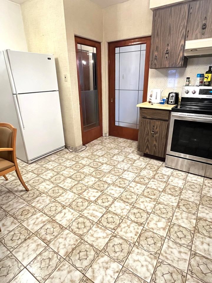 2819 East 10th Avenue - Photo 5 of 26