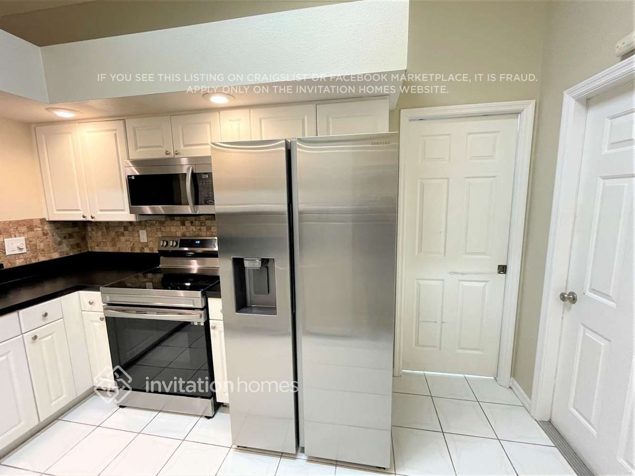 7900 Hamlet Dr - Photo 4 of 16