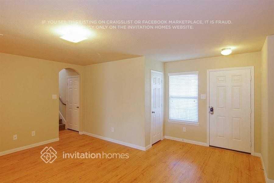 18811 Dennington Dr - Photo 2 of 13