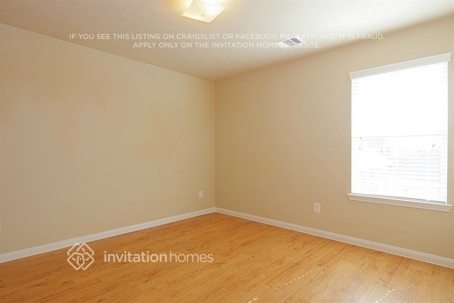 18811 Dennington Dr - Photo 5 of 13