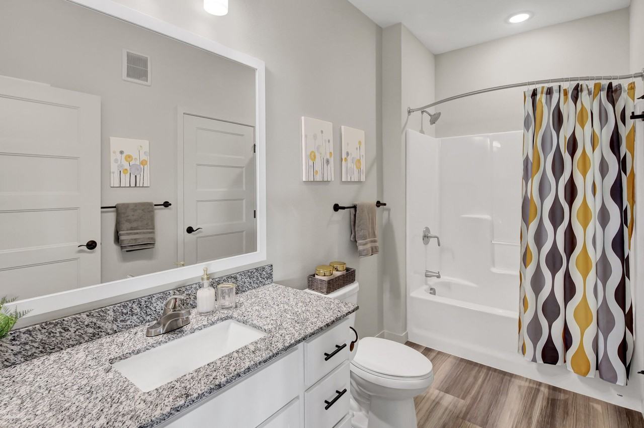 Novo - Photo 7 of 33