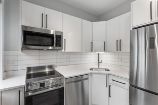 7645 N Sheridan Rd - Photo 1 of 1