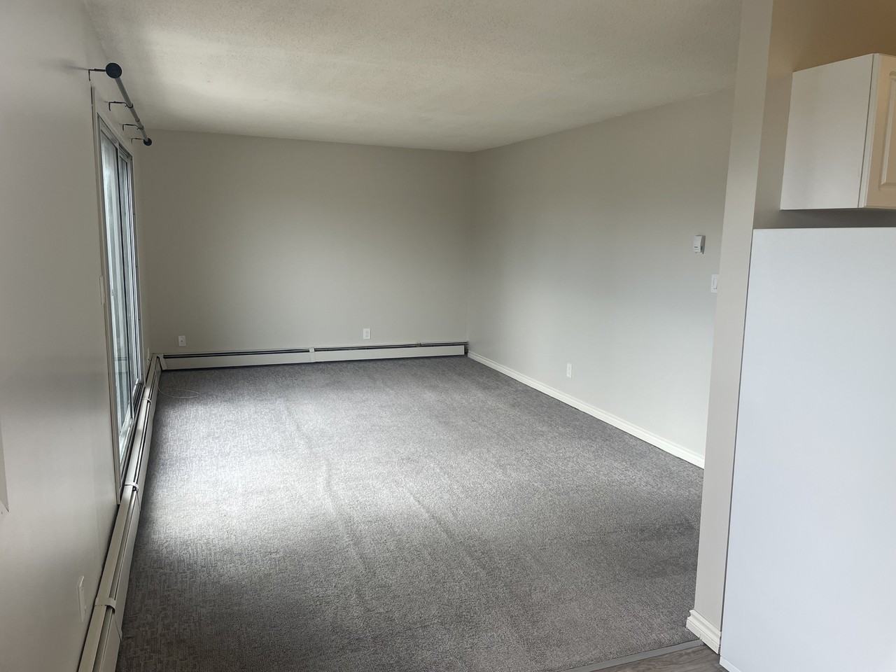 Royal Meadow Apartment - Photo 4 of 13