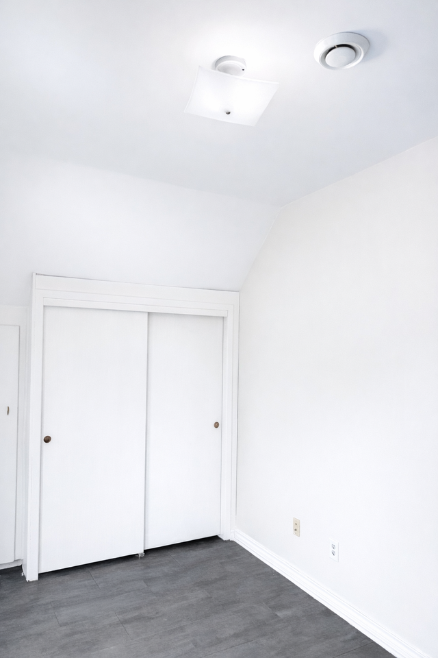 4899 Kitchener Street, Unit 303, Niagara Falls - Photo 3 of 4