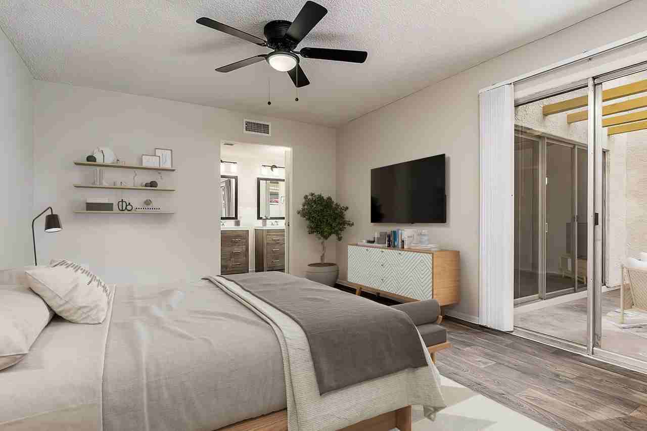 The Lennox at Tempe - Photo 5 of 14