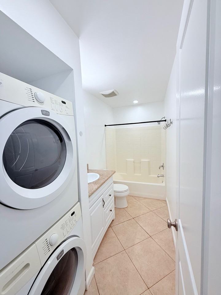 2907 State St #1 - Photo 2 of 6