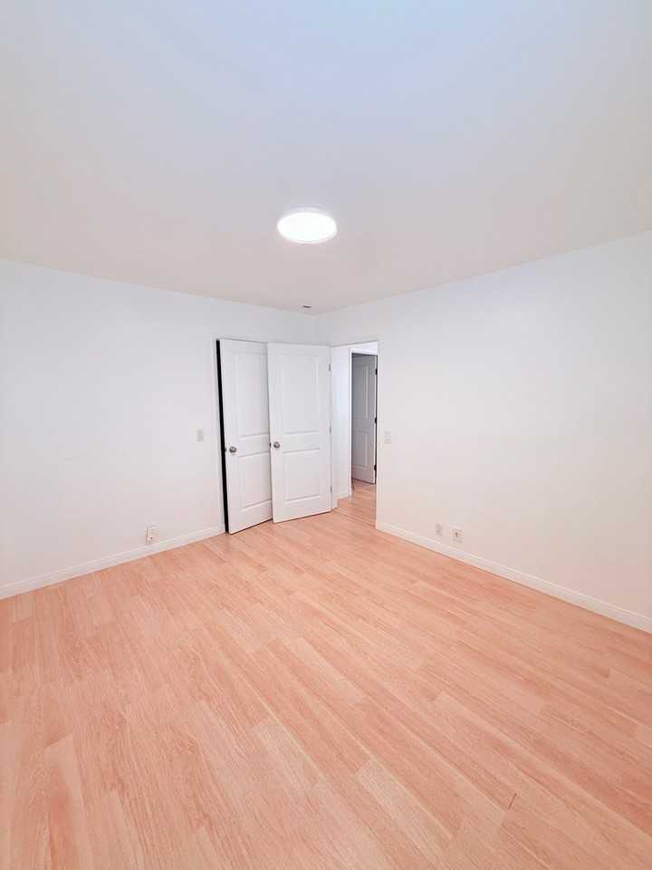 2907 State St #1 - Photo 4 of 6