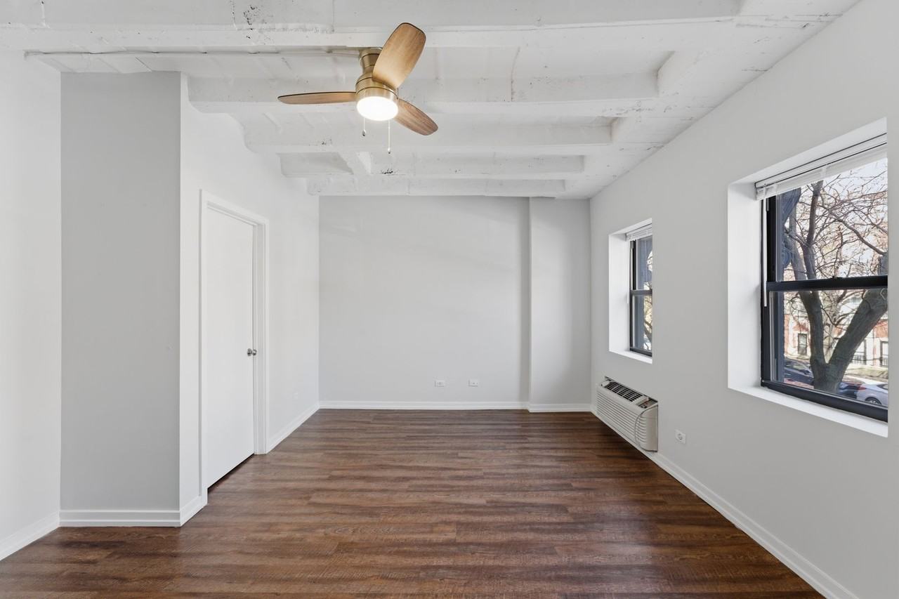 5718 N Winthrop Avenue - Photo 3 of 40