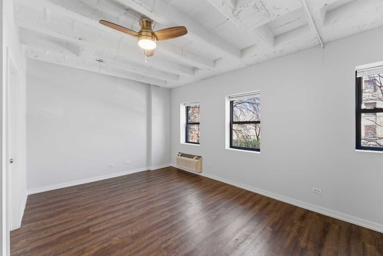 5718 N Winthrop Avenue - Photo 4 of 40