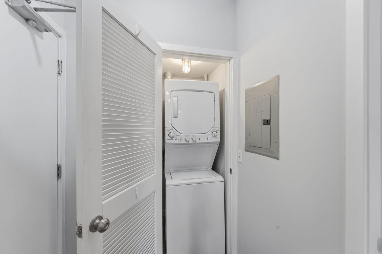 5718 N Winthrop Avenue - Photo 5 of 40