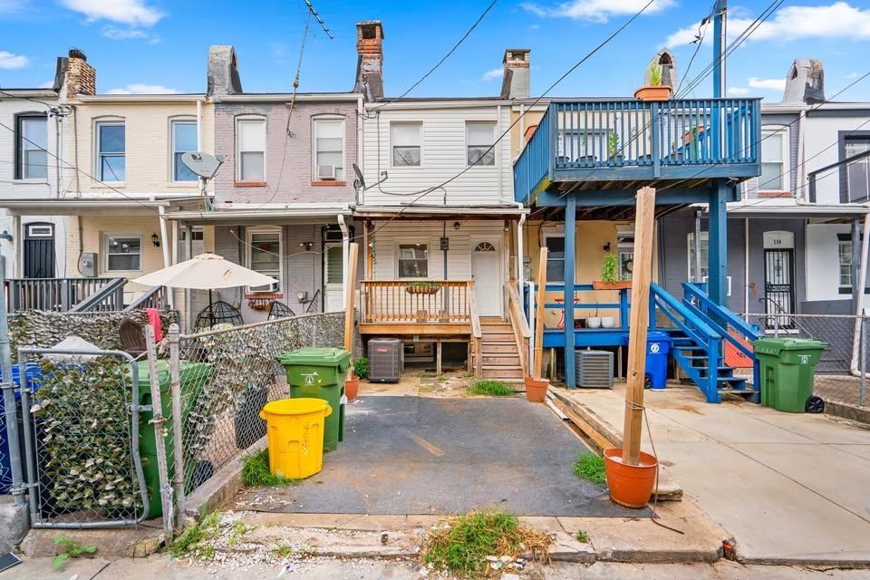 118 N Curley St - Photo 5 of 13