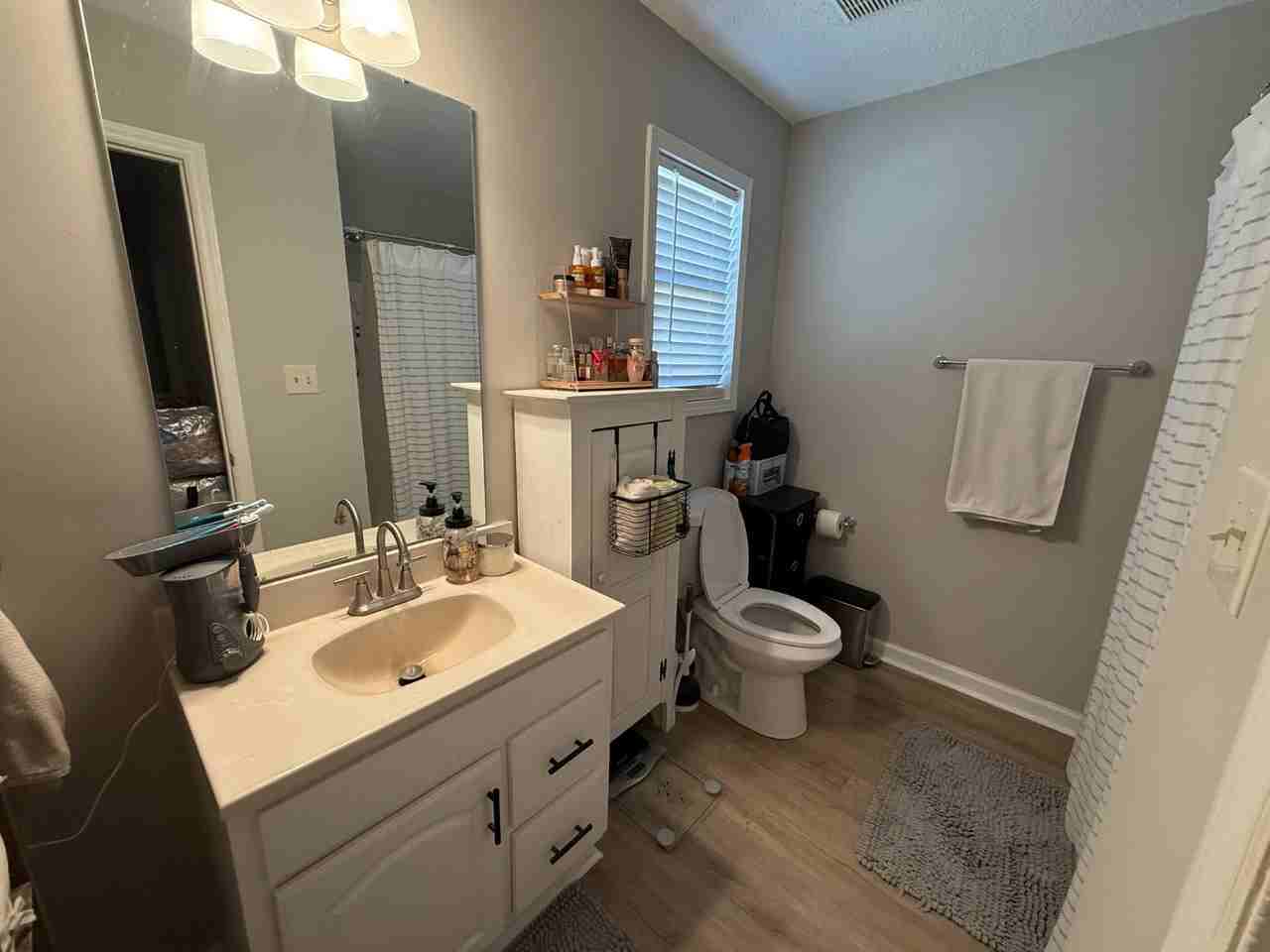 108 Berry St - Photo 7 of 10