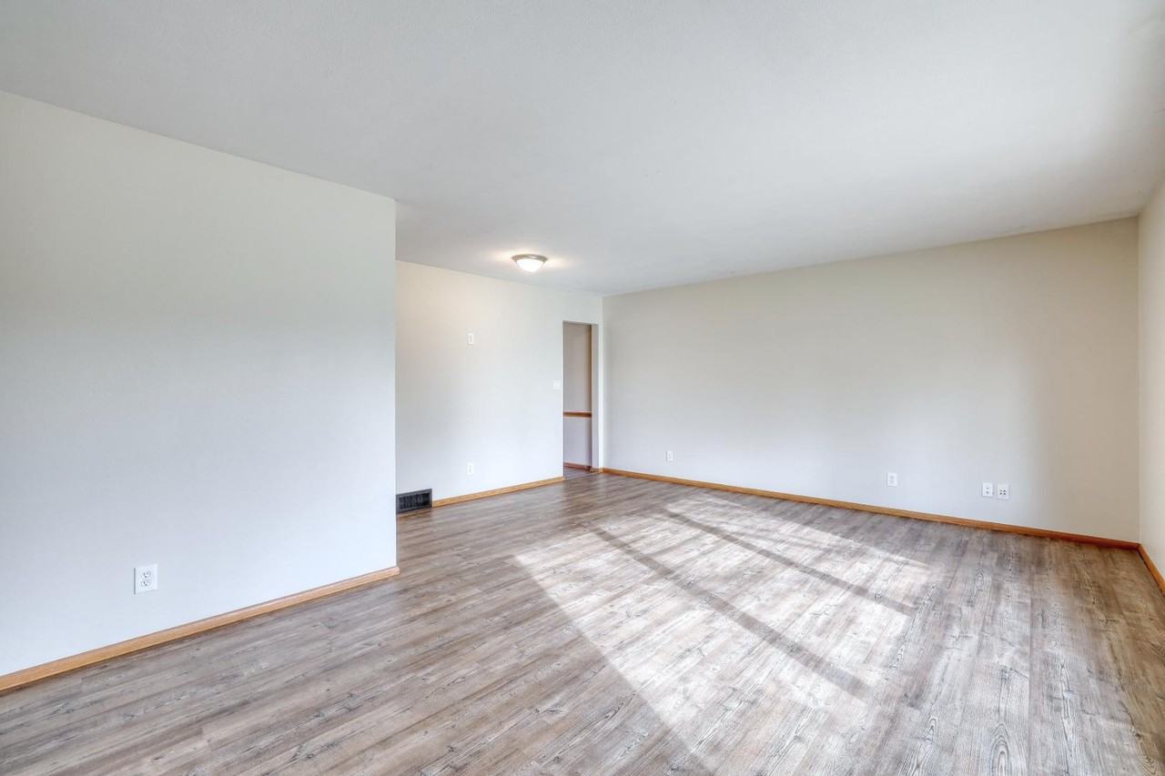 4465 N 144th St - Photo 3 of 11