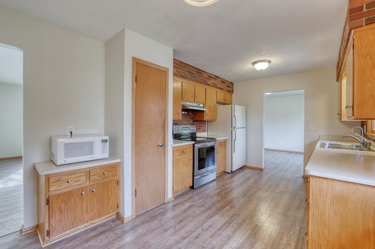 4465 N 144th St - Photo 6 of 11