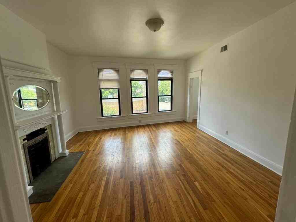 1104 1/2 N High St - Photo 2 of 21