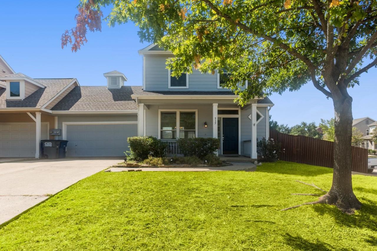 915 Greene Way - Photo 2 of 12