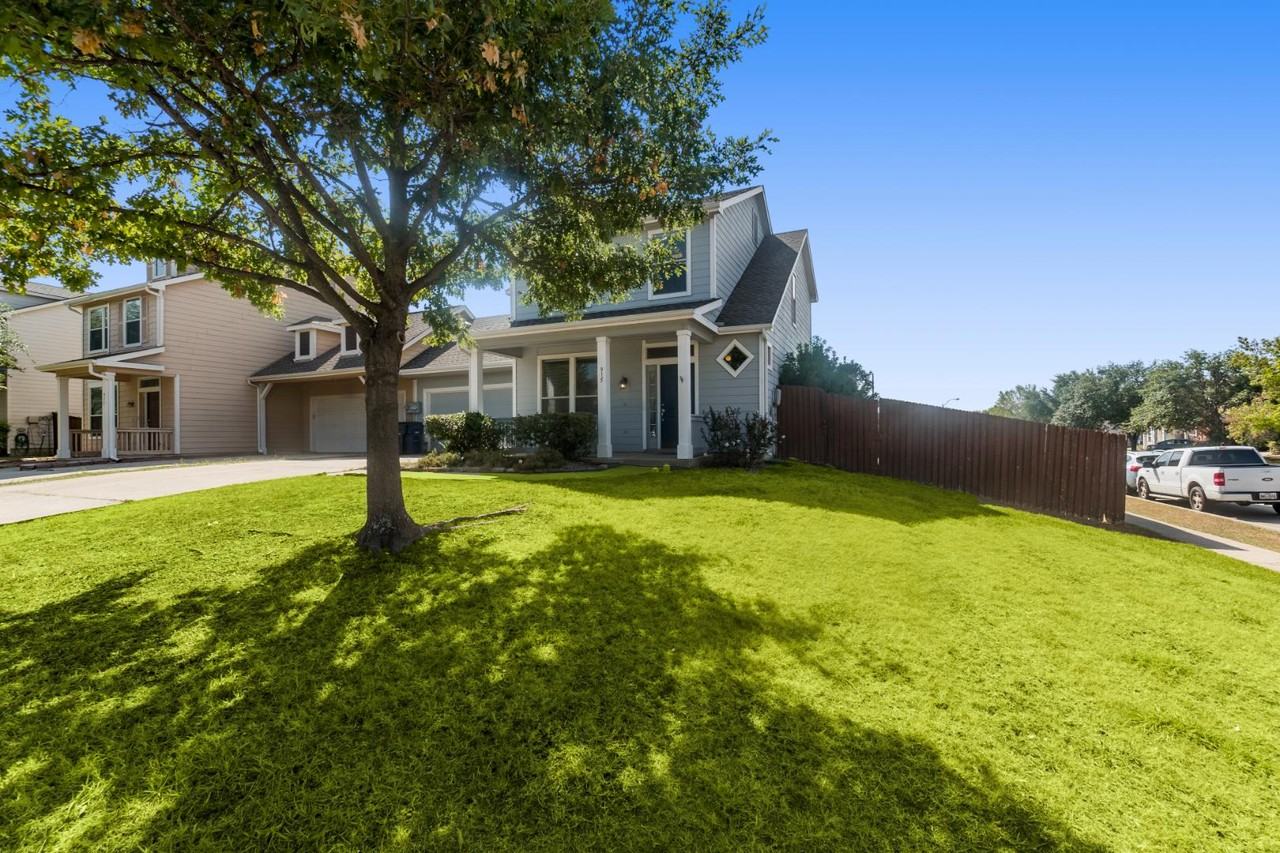 915 Greene Way - Photo 3 of 12