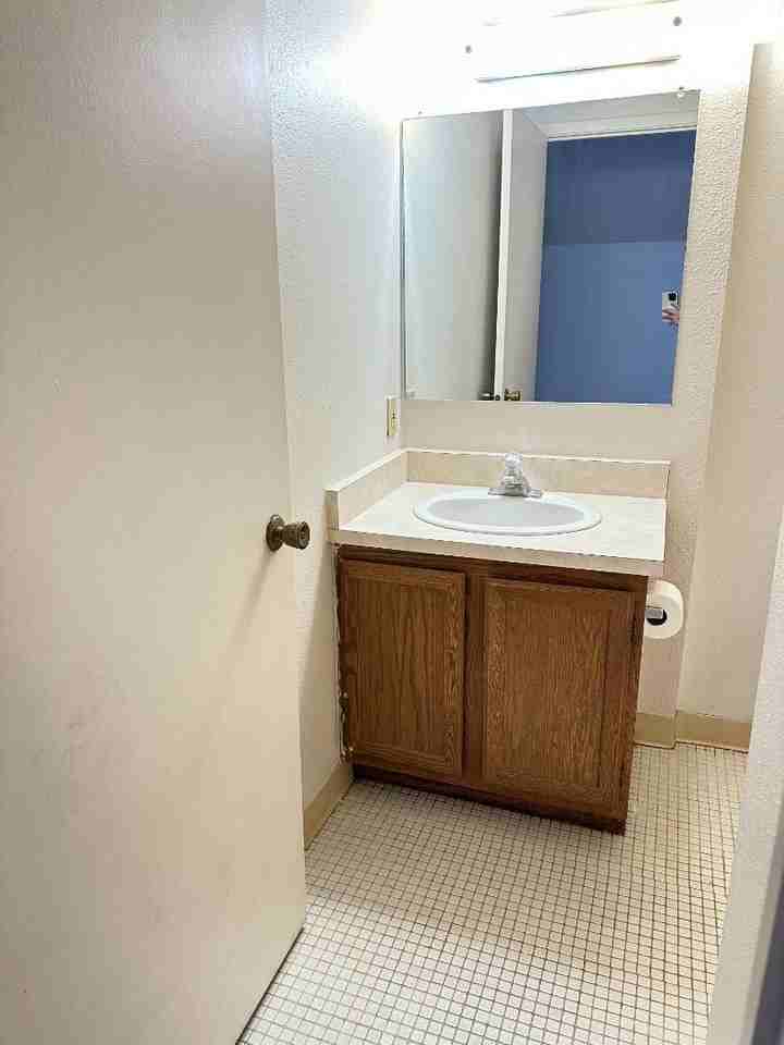 127 1/2 Welch Ave - Photo 7 of 50