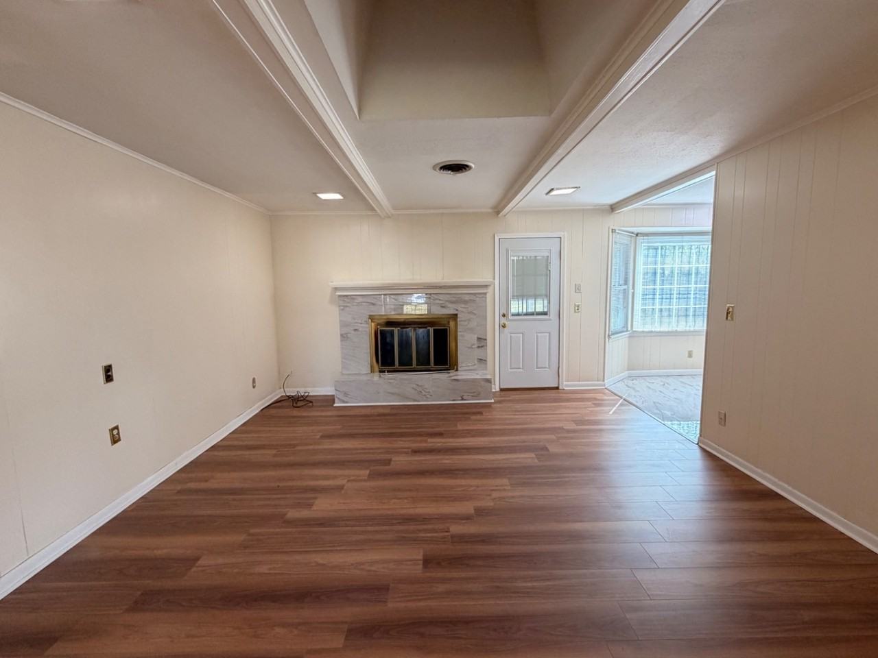 2604 Mcarthur Dr - Photo 4 of 20